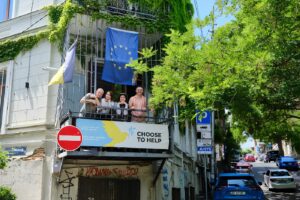 Пункт помощи украинским беженцам в Тбилиси Choose to Help закрылся. Мы провели один из последних дней с волонтерами и посетителями